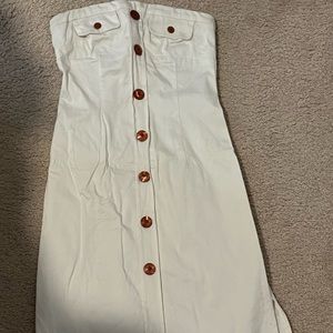 Strapless white dress with chic button details